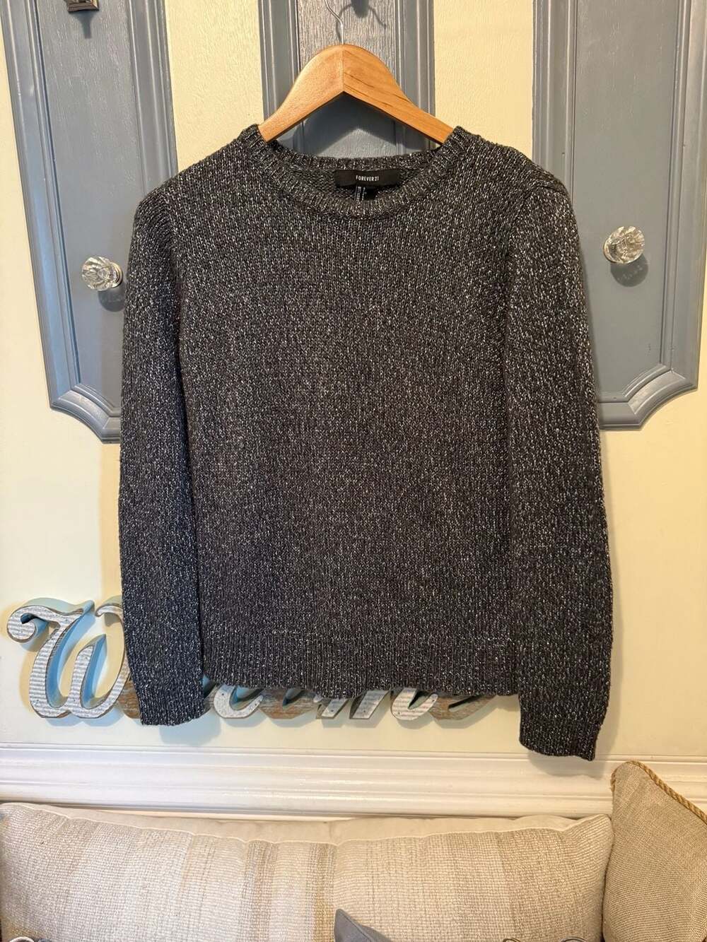 Forever 21 Women's Gray Metallic Knit Crew Neck Pullover Sweater Size S